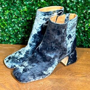 NWT - Circus by Sam Edelman NY Ozzie Crushed Blue Velvet Ankle Booties Si3 6